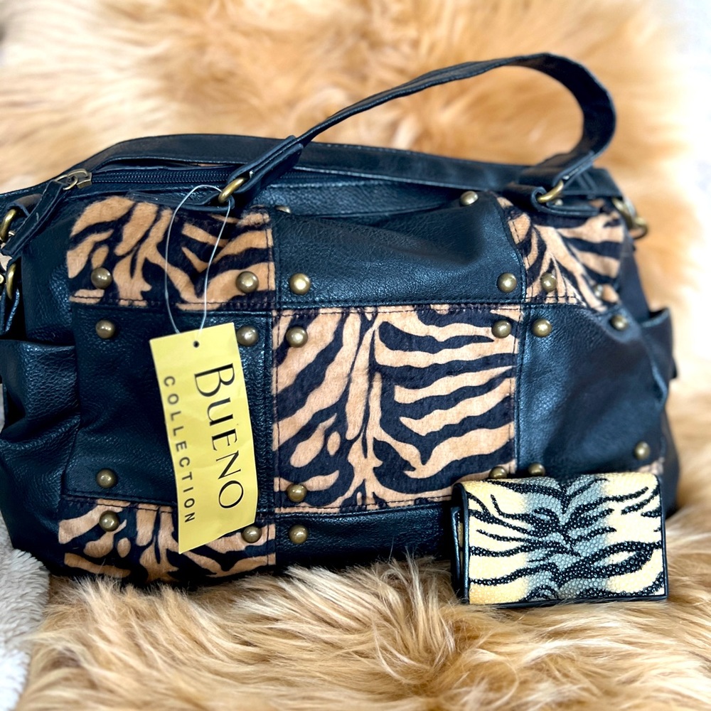 Animal print shoulder bag with Ray wallet/key holder.